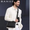 سفارش-کیف-دوشی-بنج-YD251-نمای-نزدیک-زیپ کیف دوشی مردانه زنانه اورجینال بنج BANGE YD251