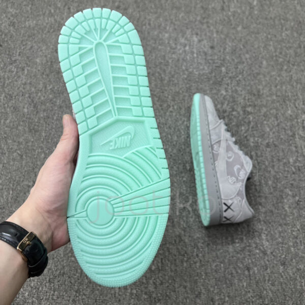 10091664 جردن وان لو کاز Jordan 1 Low Kaws طوسی
