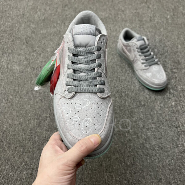 10091666 جردن وان لو کاز Jordan 1 Low Kaws طوسی