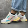 10331464 نایک وی تو کی ران Nike V2K Run سفید صورتی فیروزه ای