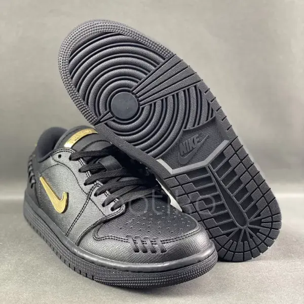 ایر جردن وان لو Jordan 1 Low Method of Make Black Metallic Gold