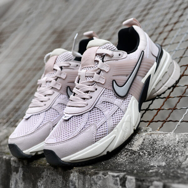 10646320 نایک وی تو کی ران Nike V2K Run