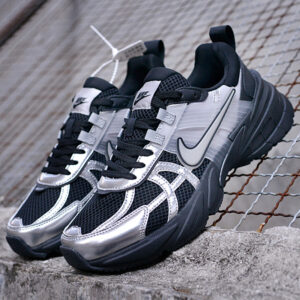 12379938 نایک وی تو کی ران Nike V2K Run