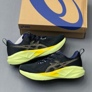 13203716 اسیکس نوابلاست 5 سرمهای تیره زرد ASICS Novablast 5 Indigo Blue Amber