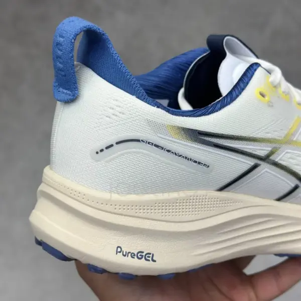 13603882 کفش ورزشی اسیکس ژل کایانو 32 GEL-KAYANO 32 Cream/Denim Blue