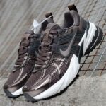 نایک وی تو کی ران قهوه‌ای سوخته Nike V2K Run Velvet Brown White Black Baroque Brown