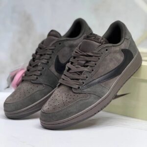 13635455 جردن ۱ لو تراویس اسکات قهوهای مخملی Jordan 1 Retro Low OG SP Travis Scott Velvet Brown