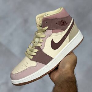 13807563 جردن وان مید کرم قهوه ای کالباسی Jordan 1 Mid SE Dark Pony Smoky Mauve