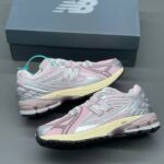کفش نیوبالانس ۱۹۰۶R صورتی نقره‌ای New Balance 1906R Rose Sugar Silver