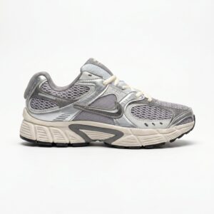 نایک وی فایو آر ان آر نقره‌ای طوسی زیره کرم Nike V5 RNR Cement Grey HJ5228-003