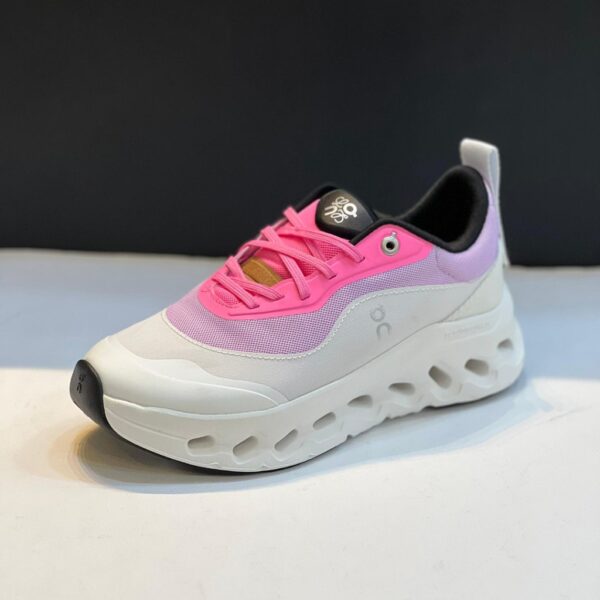 کتونی آن رانینگ کلودتیلت سفید بنفش صورتی On Running Cloudtilt 2 LOEWE Pink White