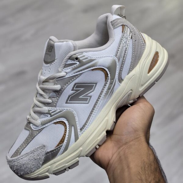18014862 کفش نیوبالانس 530 سفید خاکی New Balance MR530HX