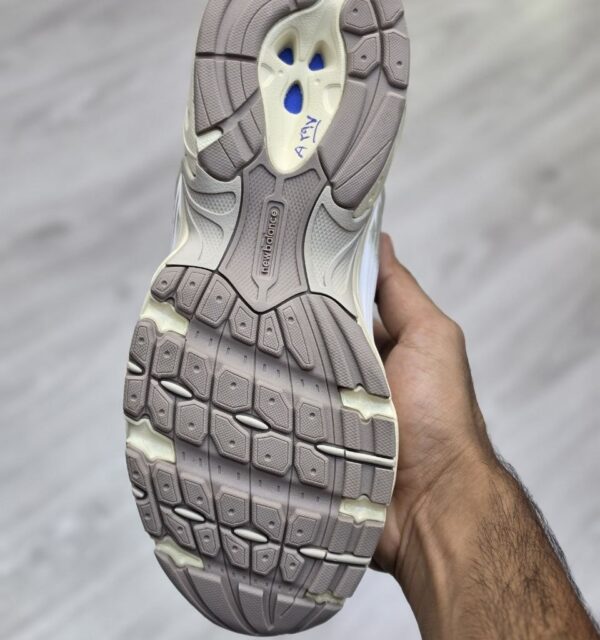 18014867 کفش نیوبالانس 530 سفید خاکی New Balance MR530HX