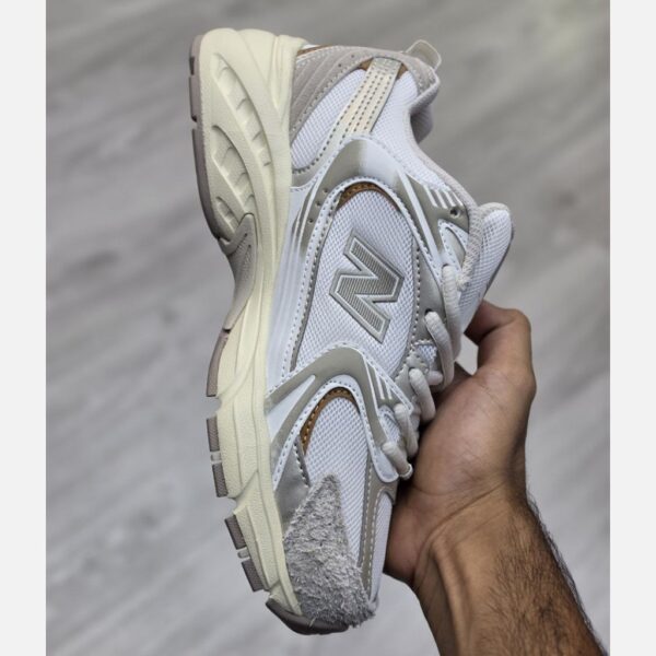 18014870 کفش نیوبالانس 530 سفید خاکی New Balance MR530HX