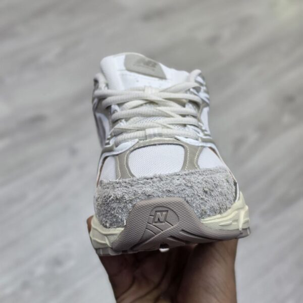 18014871 کفش نیوبالانس 530 سفید خاکی New Balance MR530HX