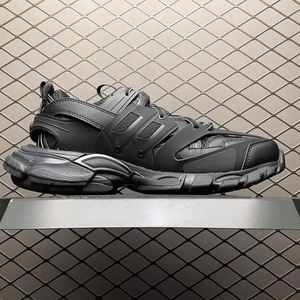 8712169 بالنسیاگا ترک Balenciaga Track Black