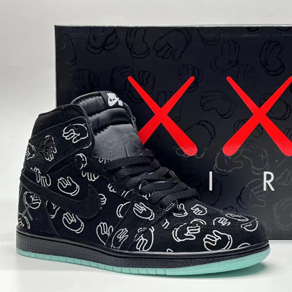 9027108 جردن وان رترو کاز Jordan 1 Retro Kaws Black