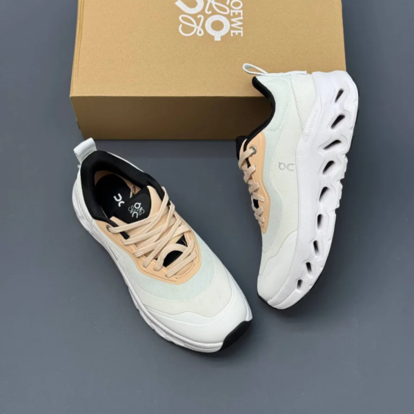 955mm38b کفش آن رانینگ QC Loewe Cloudtilt سفید کرم On Running QC Loewe Cloudtilt White Cream