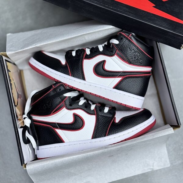 IMG_2198-scaled-1 کفش نایک ایر جردن وان ساقدار رترو سفید مشکی قرمز Nike Air Jordan 1 High Retro White Black Red