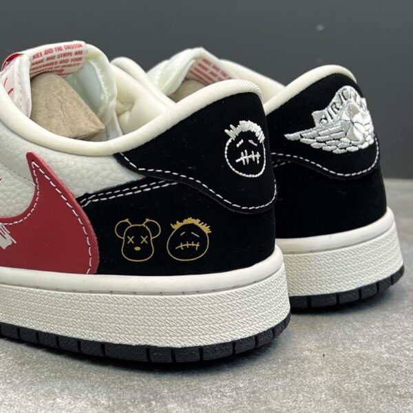 IMG_3336-scaled-1 کفش نایک ایر جردن وان لو ترویس اسکات کاز Nike Air Jordan 1 Low Travis Scott KAWS