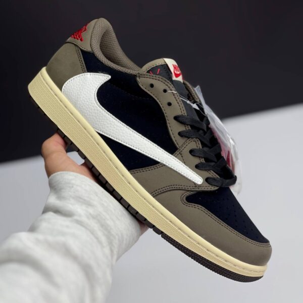 IMG_4181 کفش نایک ایر جردن ۱ لو تراویس اسکات دارک موکا Nike Air Jordan 1 Low Travis Scott Dark Mocha