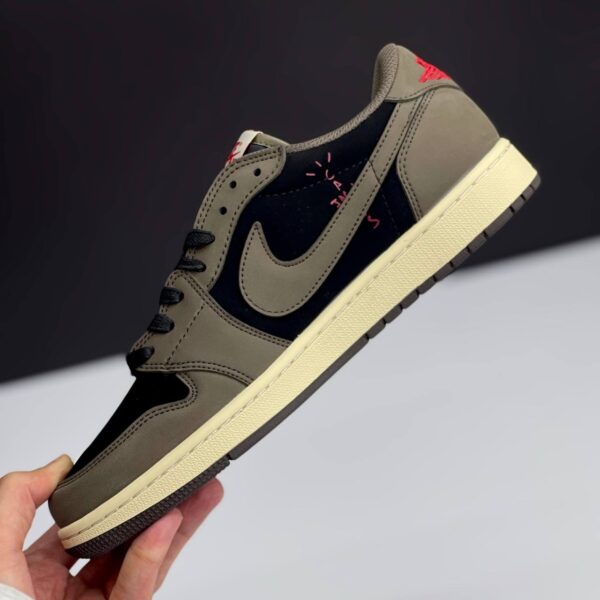 IMG_4183 کفش نایک ایر جردن ۱ لو تراویس اسکات دارک موکا Nike Air Jordan 1 Low Travis Scott Dark Mocha
