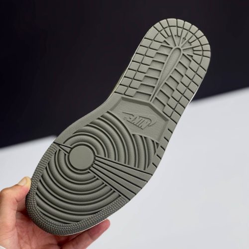 IMG_4188-500x500-1 کفش نایک ایر جردن وان لو تراویس اسکات بلک الیو Nike Air Jordan 1 Low Travis Scott Black Olive