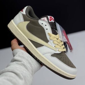 IMG_4205-1 کفش نایک ایر جردن ۱ لو تراویس اسکات ریورس موکا Nike Air Jordan 1 Low Travis Scott Reverse Mocha
