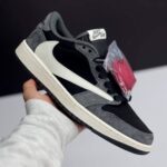 کفش نایک ایر جردن وان لو تراویس اسکات مشکی طوسی سوئد  Nike Air Jordan 1 Low Travis Scott Black Grey Suede