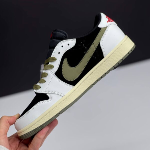 IMG_4223 کفش نایک ایر جردن ۱ لو تراویس اسکات الیو Nike Air Jordan 1 Low Travis Scott Olive