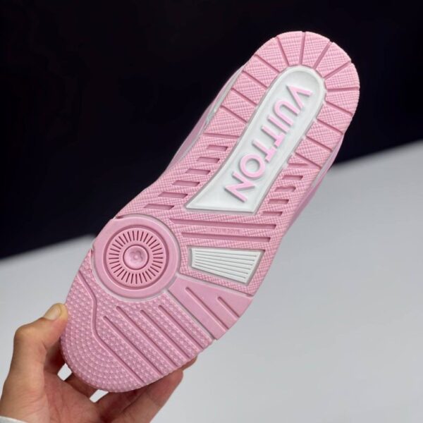 IMG_5133-768x768-1 لویی ویتون ترینر سفید صورتی Louis Vuitton Trainer White Pink