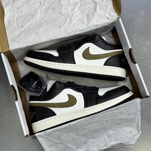 کفش نایک ایر جردن وان مشکی سفید لجنی Nike Air Jordan 1 Black White Olive