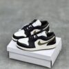 کفش نایک ایر جردن وان مشکی سفید لجنی Nike Air Jordan 1 Black White Olive