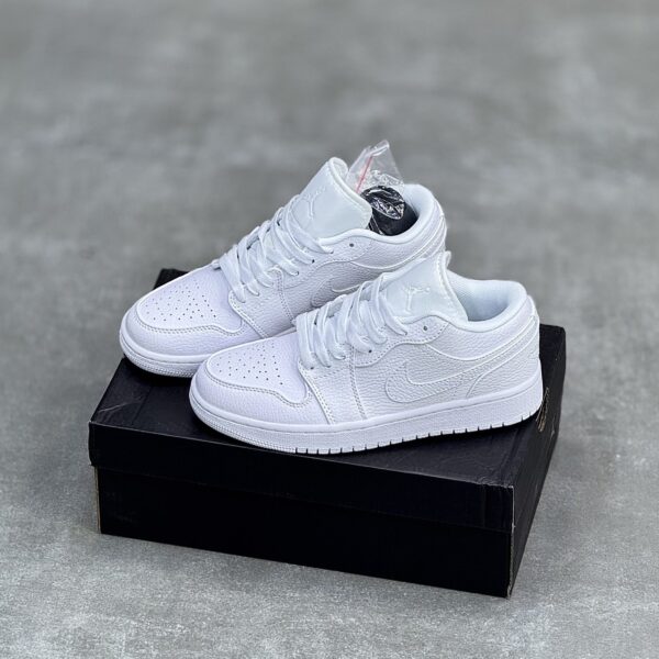 IMG_7832-scaled-1 کفش نایک ایر جردن وان لو تمام سفید Nike Air Jordan 1 Low Triple White