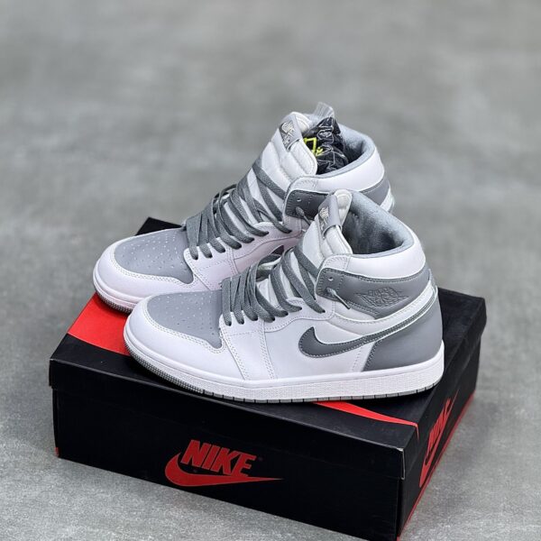 IMG_7944-scaled-2-1 کفش نایک ایر جردن وان ساقدار سفید طوسی دودی Nike Air Jordan 1 High White Smoke Grey