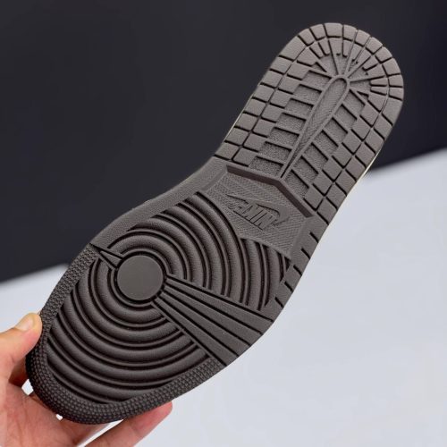 کفش نایک ایر جردن ۱ لو دارک موکا Nike Air Jordan 1 Low Dark Mocha