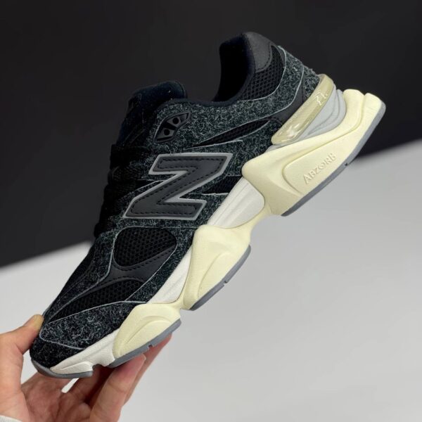 IMG_8915 نیوبالانس ۹۰۶۰ مشکی کرم New Balance 9060 Black Cream