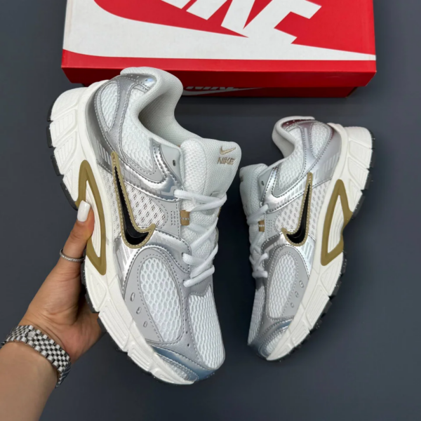 کفش نایک وی فایو کی ران سفید قهوه ای Nike V5K Run White Brown