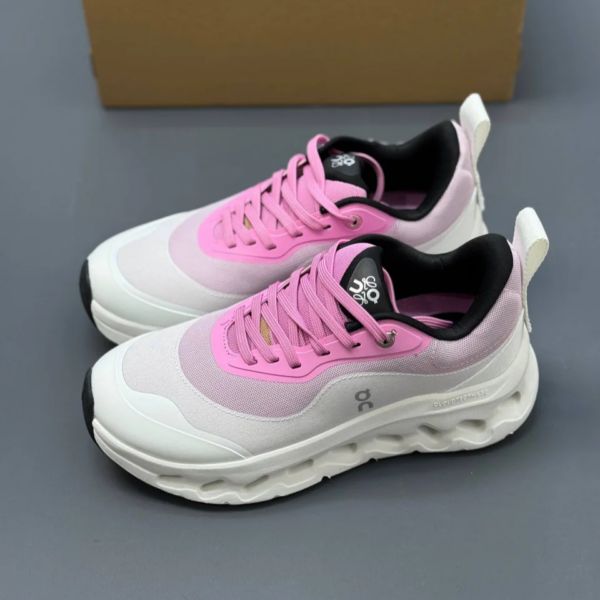 ofroep39 کفش آن رانینگ کلودتیلت سفید صورتی On Running QC Loewe Cloudtilt White Pink