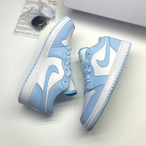کفش نایک ایر جردن وان لو آیس بلو Nike Air Jordan 1 Low Ice Blue