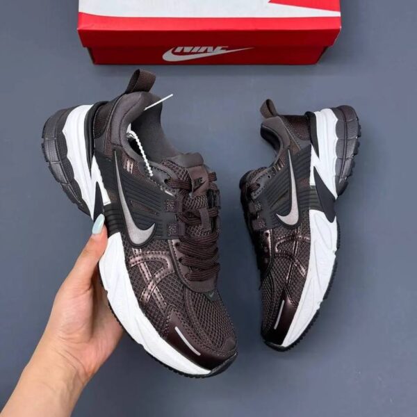 photo_1_2025-11-01_20-19-46 کفش نایک وی تو کی رنگ مسی Nike V2K Brown