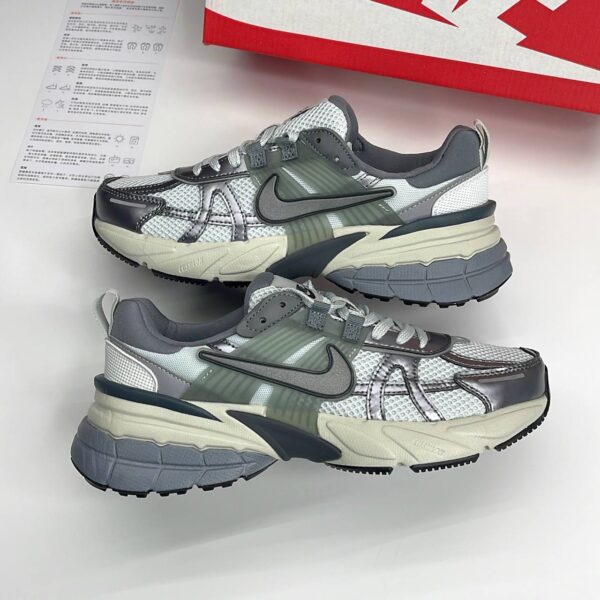 photo_22_2025-05-11_02-14-13 نایک وی تو کی ران طوسی نقرهای Nike V2K Run Grey Silver