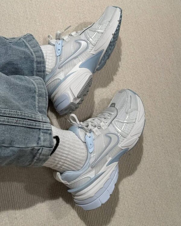 photo_2_2025-08-14_09-06-24 کفش نایک وی تو کی آبی سفید Nike V2K Blue White