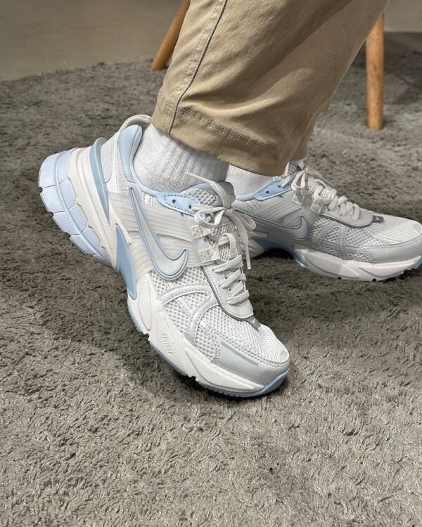 photo_5_2025-08-14_09-06-24 کفش نایک وی تو کی آبی سفید Nike V2K Blue White