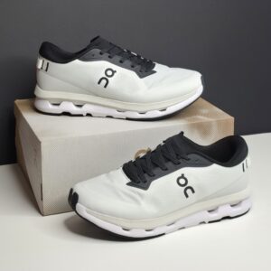 19185312 کتونی آن رانینگ کلودزون سفید On Running Cloudzone