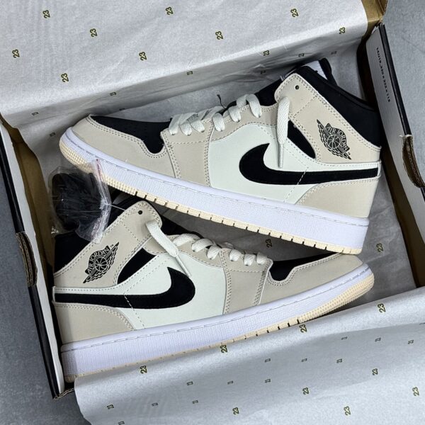 IMG_4395-scaled-1 کفش نایک ایر جردن وان ساقدار کرم مشکی Nike Air Jordan 1 High Cream Black