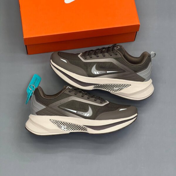 photo_1_2026-08-13_22-06-49 کفش نایک ایر زوم پگاسوس ۲ قهوه ای Nike Air Zoom Pegasus 2 Brown