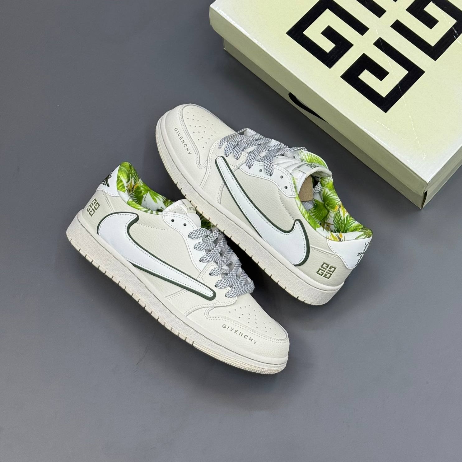 photo_2026-08-31_02-19-54 کفش نایک ایر جردن وان لو تراویس اسکات ژیوانشی Nike Air Jordan 1 Low Travis Scott Givenchy