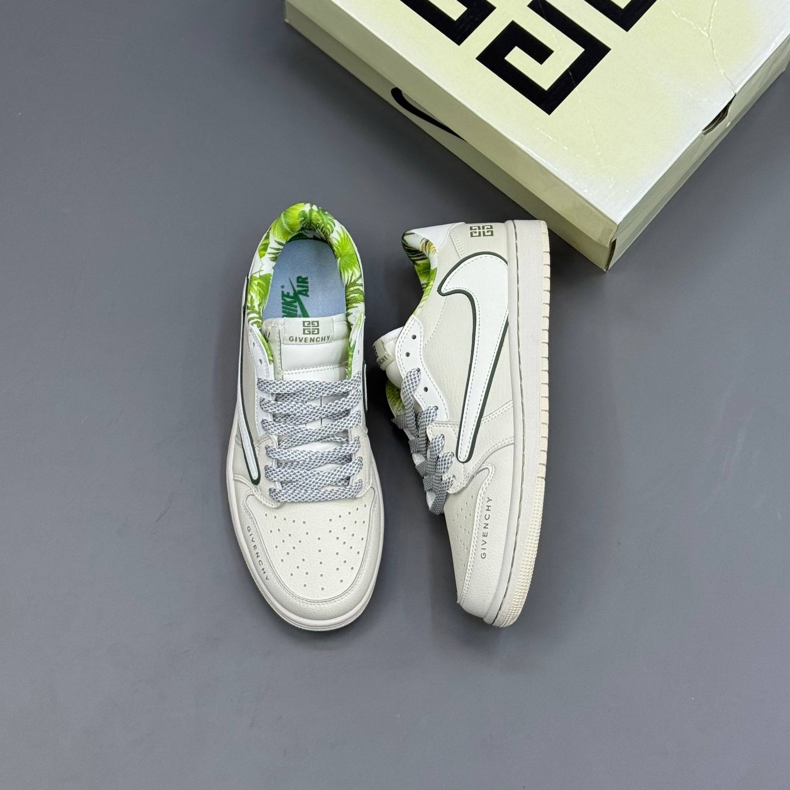 photo_2026-08-31_02-19-55 کفش نایک ایر جردن وان لو تراویس اسکات ژیوانشی Nike Air Jordan 1 Low Travis Scott Givenchy - تصویر 2
