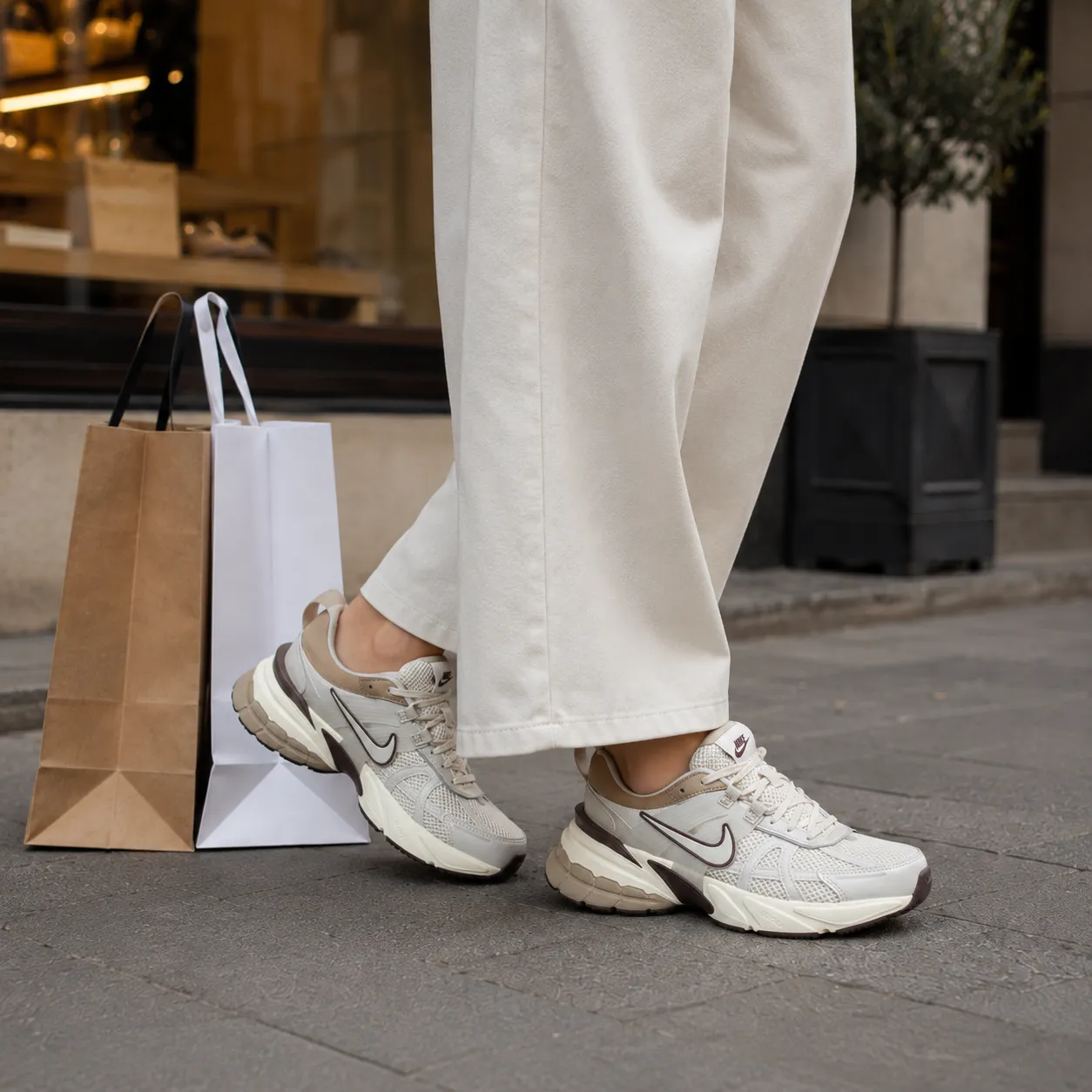 کتونی نایک V2K کرم -Nike V2K